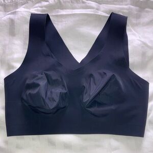 Evelyn Bobbie The Defy Bra in onyx black size M